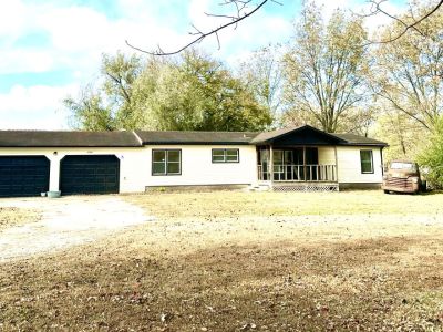 3825 South 407th details