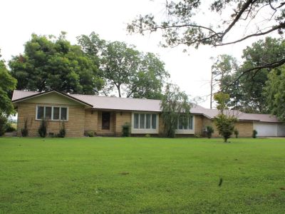 3201 S Ward Avenue details