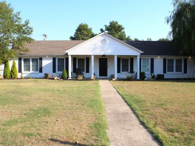 1600 W Washington details