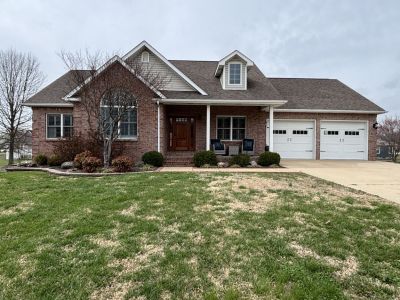 1209 Redwood details