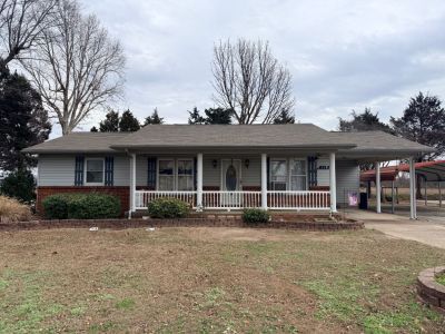 114 E Wilkey Dr details