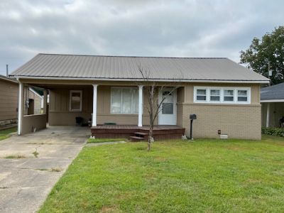 805  W. Bain details