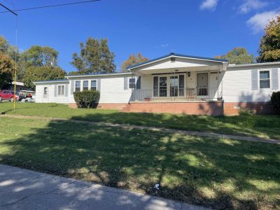 145 W Click Ave details