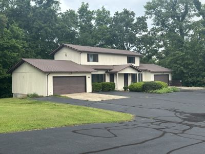 19203 & 19205 Wayne Route D details