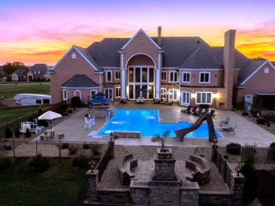 6708 Brown Ln details