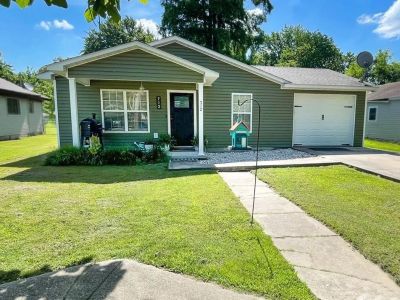 712 W Oak St details