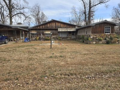 1008 N Mulberry St details