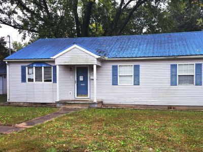 339 W Castor St details